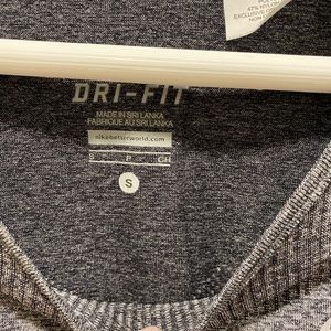 Nike dri fit moisture wicking long sleeve with thumb holes. Size S